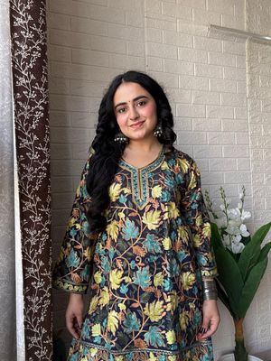 “NIDA” Kashmiri Embroidered Kurta