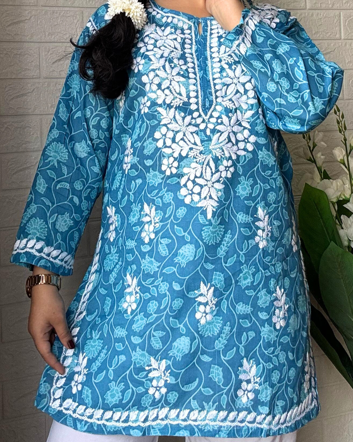 “MINAL” Short Chikankari Kurta