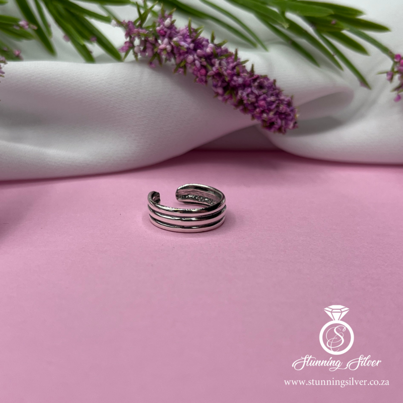 Thick Line Engraved Toe Ring