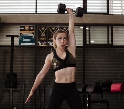 WOMAN