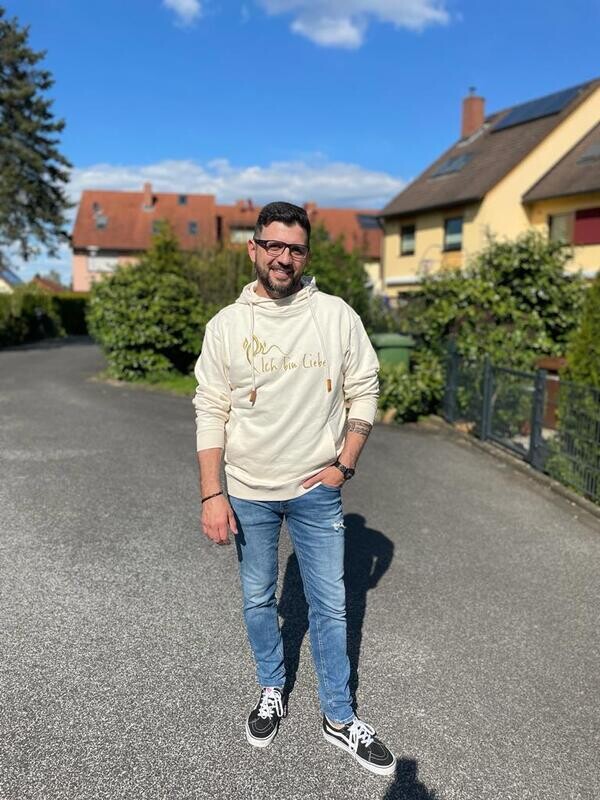 ICH BIN LIEBE. HOODIE OVERSIZED AUS 100 % BIO BAUMWOLLE ICH BIN LIEBE. HOODIE OVERSIZED AUS 100 % BIO BAUMWOLLE