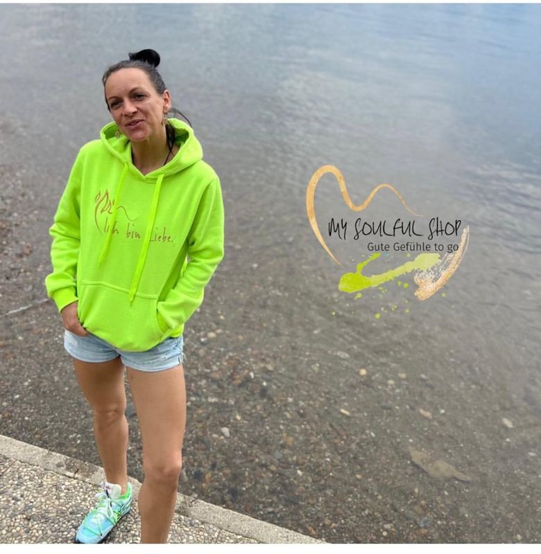 ICH BIN LIEBE. HOODIE FÜR DIE FRAU ICH BIN LIEBE. HOODIE FÜR DIE FRAU