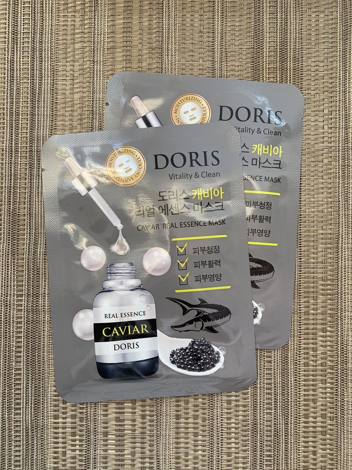 Тканевая ампульная маска с экстрактом черной икры DORIS Caviar real essence mask