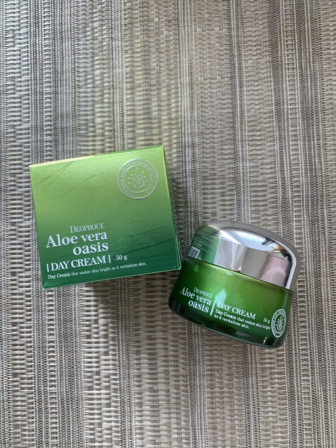 Крем дневной для лица DEOPROCE ALOE VERA OASIS DAY CREAM