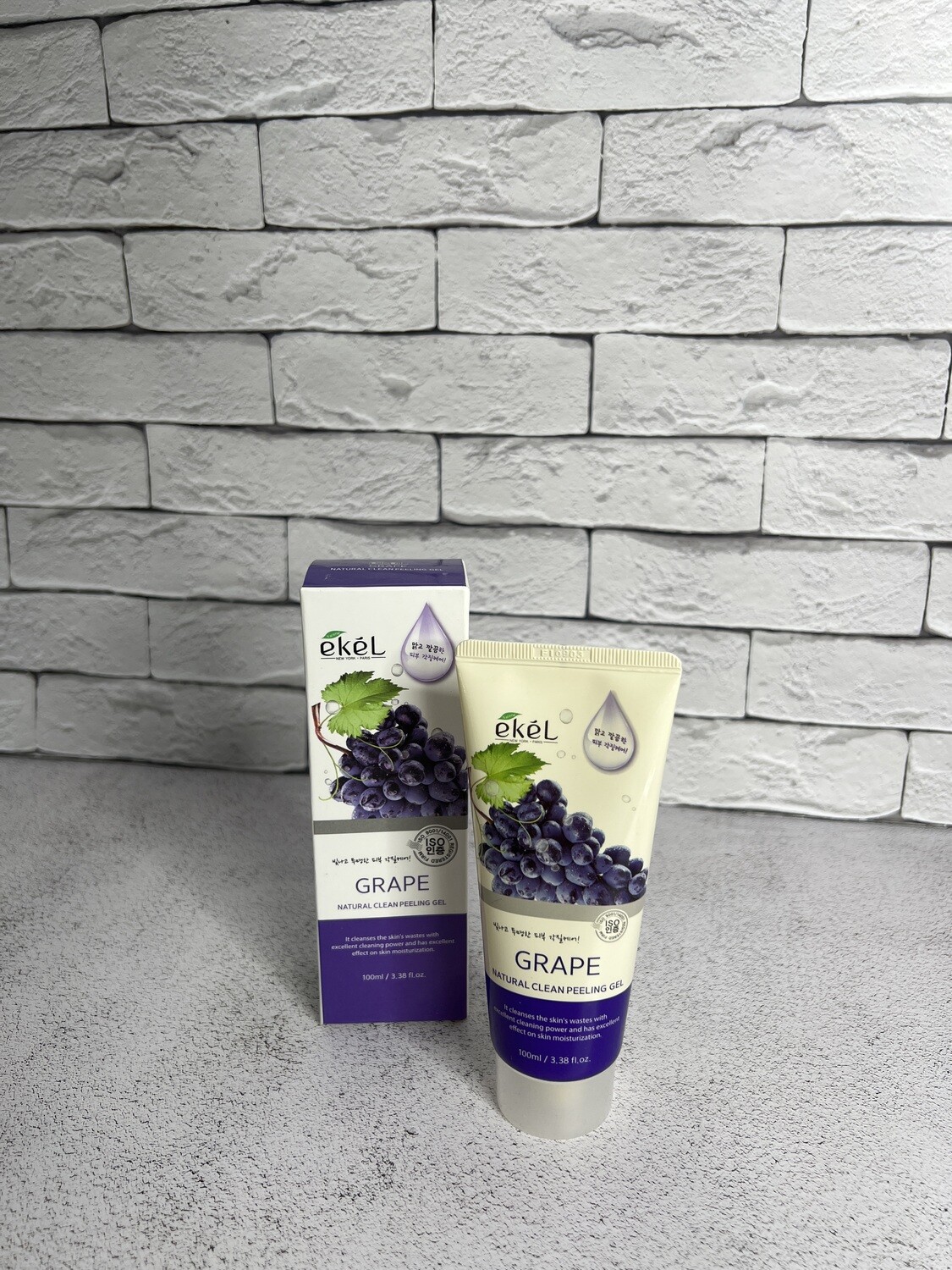 Ekel Grape Natural Clean Peeling Gel - Пилинг-скатка для лица с экстрактом винограда