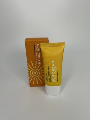Солнцезащитный крем с высоким фактором SPF50+/PA+++ Lebelage High Protection Extream Sun Cream