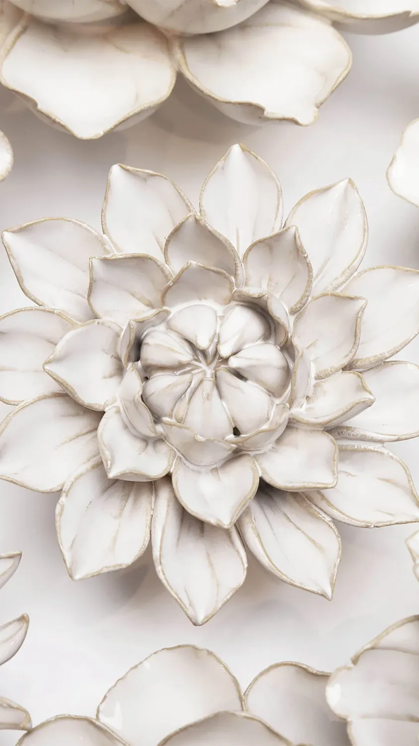 461 Chive Ivory Monch Aster Ceramic Flower