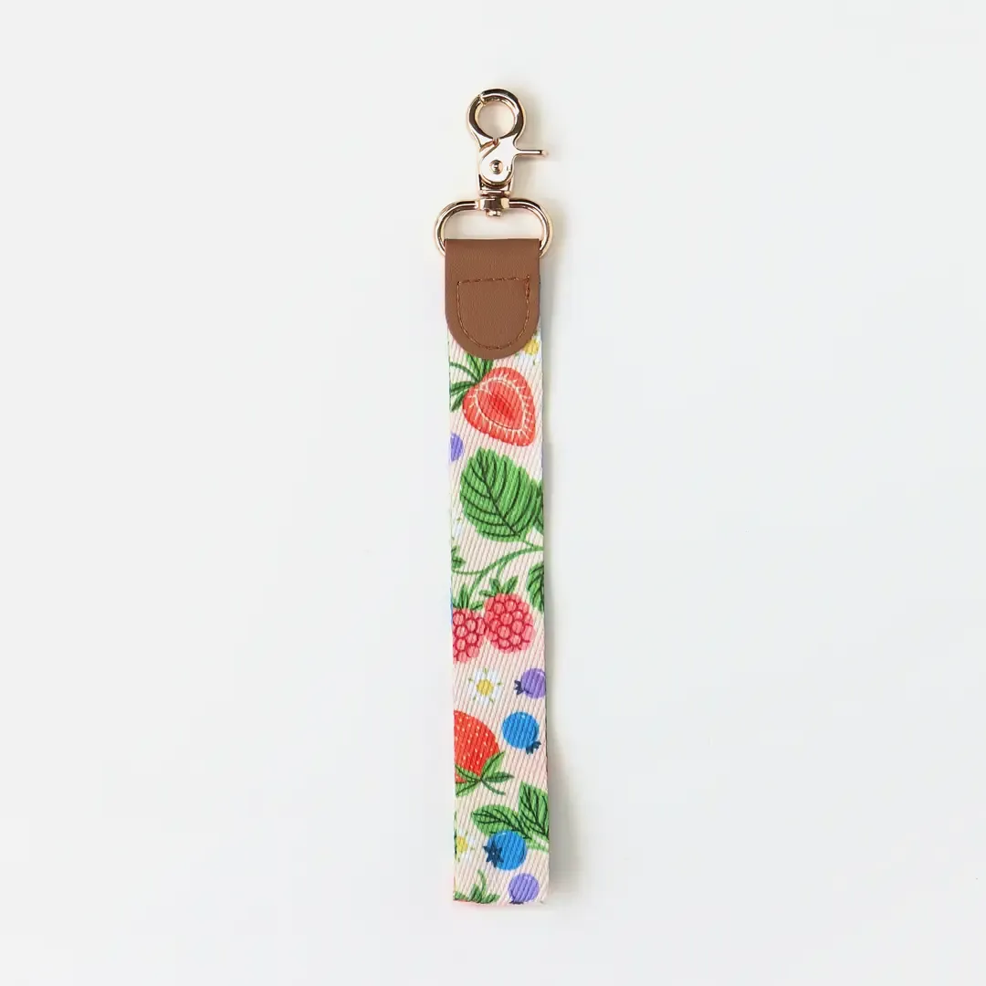 499 Linden Paper Co. Berries Wristlet 
