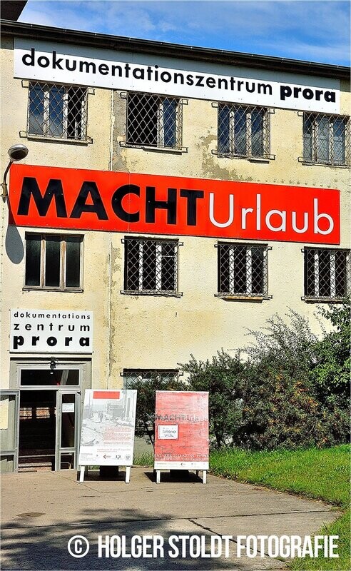 MACHT URLAUB