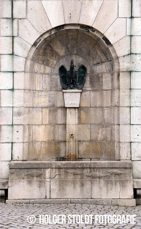 BRUNNEN WER