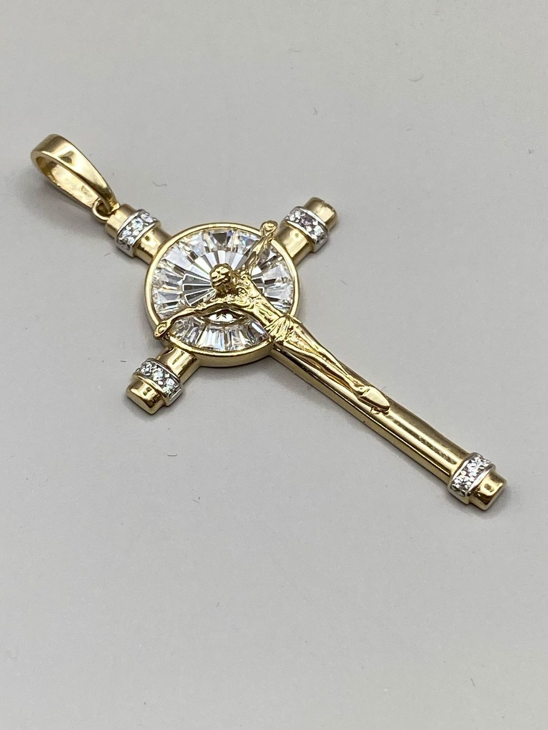 Kreuzanhänger mit Steinen GOLDANHÄNGER Jesus 585 Gold TON5605A07740