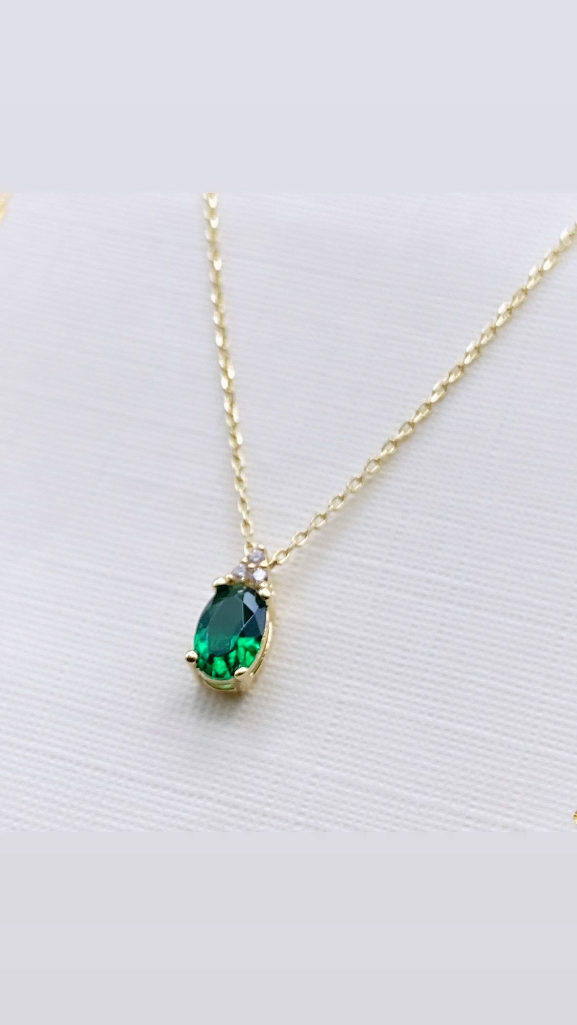 Goldkette mit Anhänger grünem Zirkonia in Tropfenform 42cm bis 45cm verstellbar 14karat / 585 Gold TON5601A49730