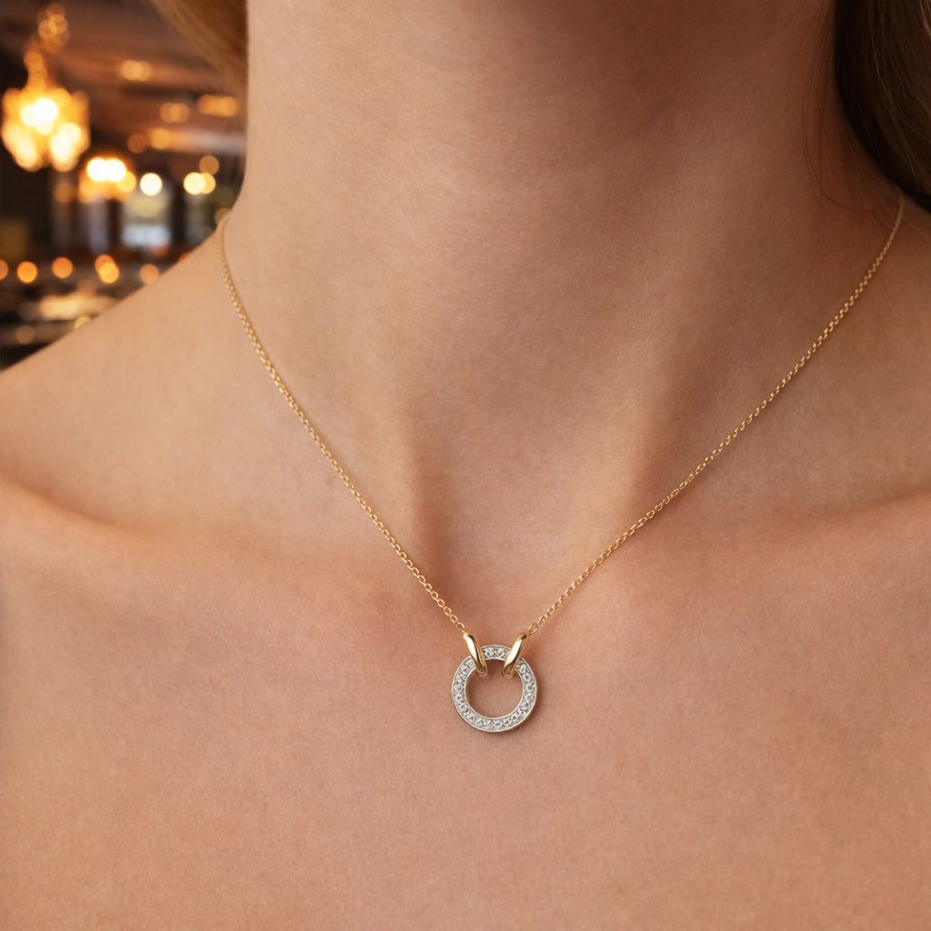 Timeless Halskette Gelbgold mit rundem Anhänger in Weissgold und 22 Brillianten 10mm Durchmesser