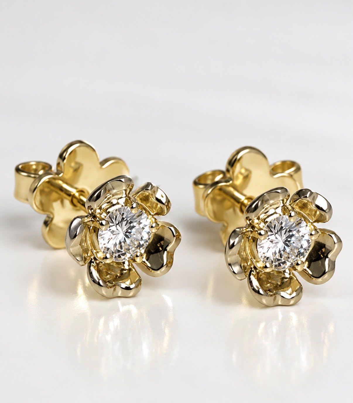 Ohrstecker Blüte 585 Gold mit Diamanten Handgefertigt 0.4 ct Naturdiamanten Goldschmiedearbeit TONSC.278D4 Ohrstecker Blüte 585 Gold mit Diamanten Handgefertigt 0.4 ct Naturdiamanten Goldschmiedearbeit TONSC.278D4