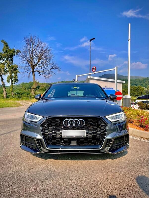 Audi A3 8V 2017-2019 (restyling) con e senza foro radar