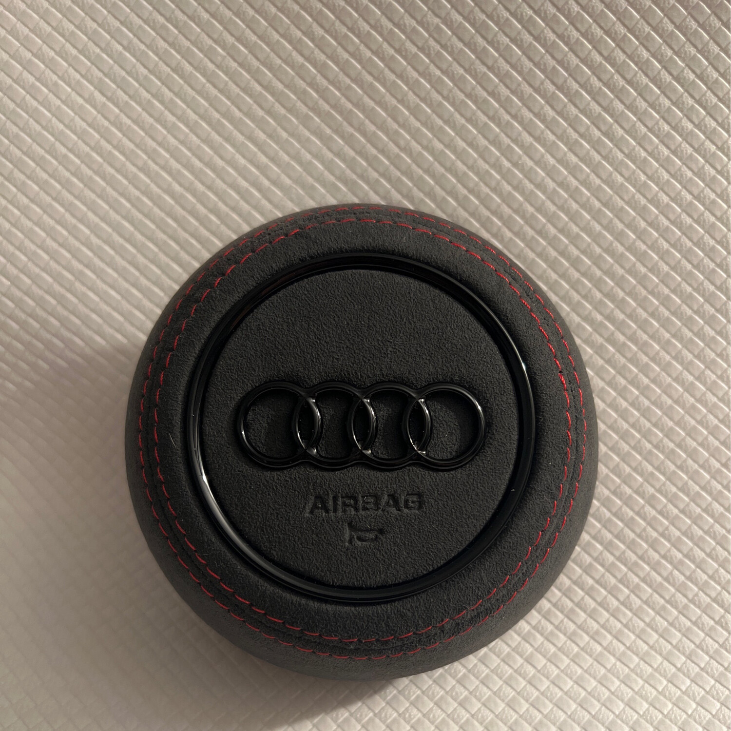 Cover Volante Personalizzabile in Alcantara: Raffinatezza su Misura per la Tua Audi A1, A3 8V, A3 8Y, A4, S4, A5, S5  restyling