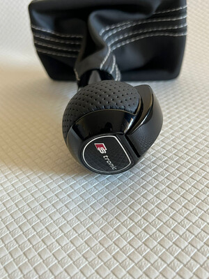 Pomello personalizzabile cambio S Tronic in pelle traforata con cuffia per A3/A4/A5/A6