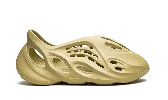Yeezy Foam RNNR Sulfur