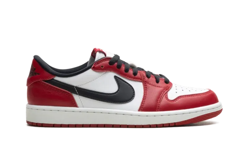 Air Jordan 1 Retro Low OG Chicago (2025)