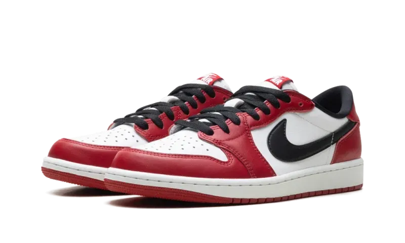 Air Jordan 1 Retro Low OG Chicago (2025)