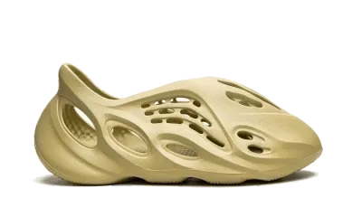 Yeezy Foam RNNR Sulfur Yeezy Foam RNNR Sulfur