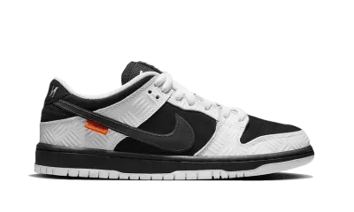 Nike SB Dunk Low TIGHTBOOTH