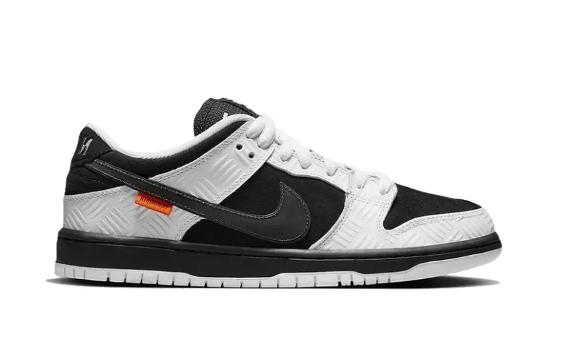 Nike SB Dunk Low TIGHTBOOTH