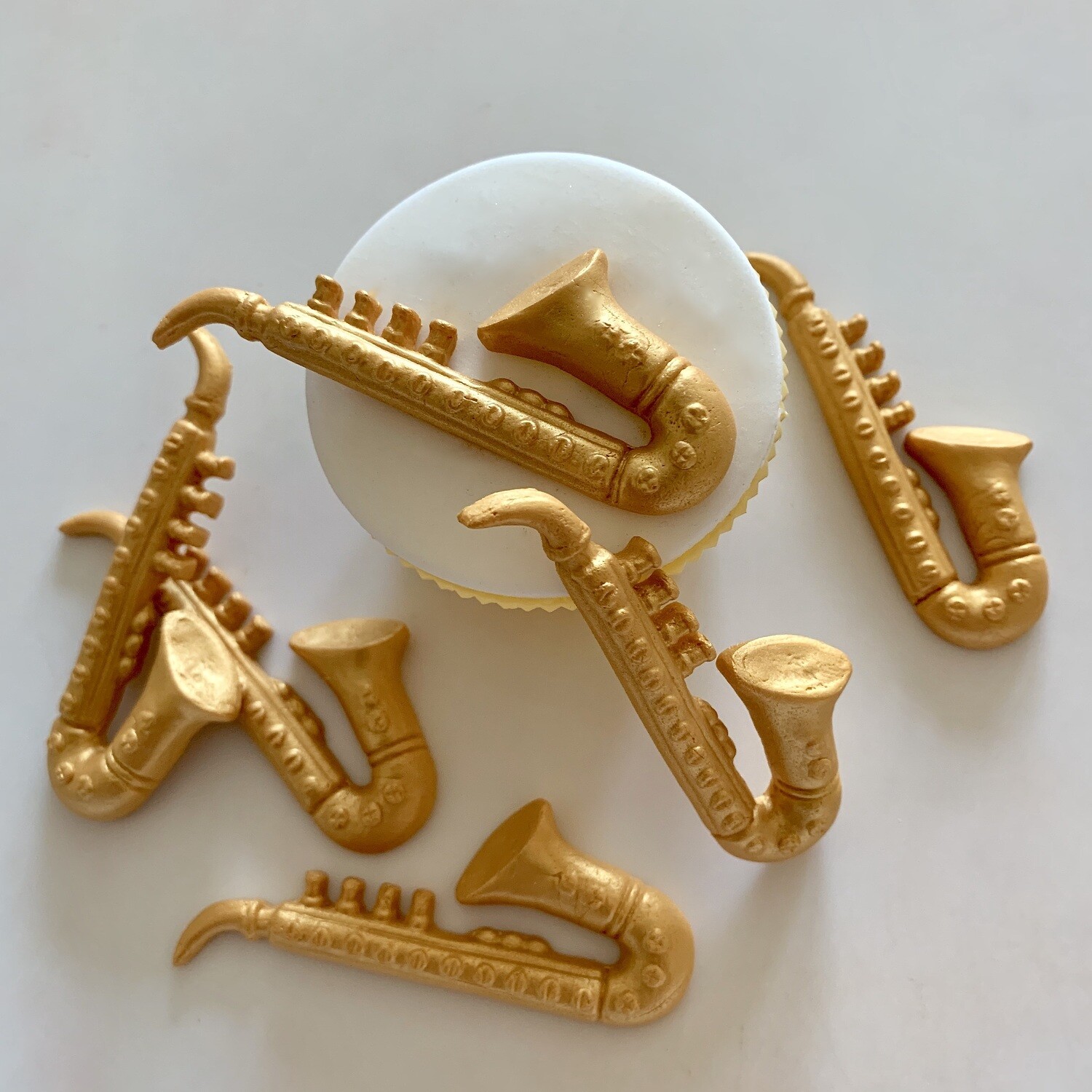 Saxophone, Colour: Gold