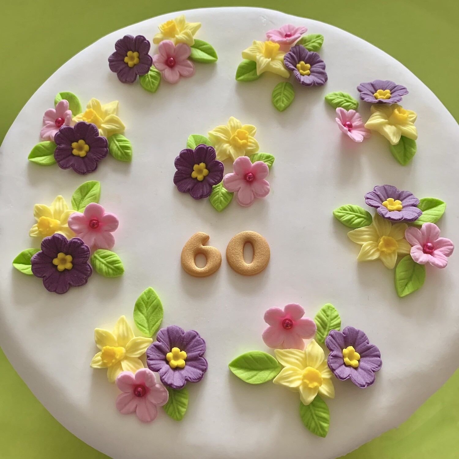 Birthday cake edible icing flowers
