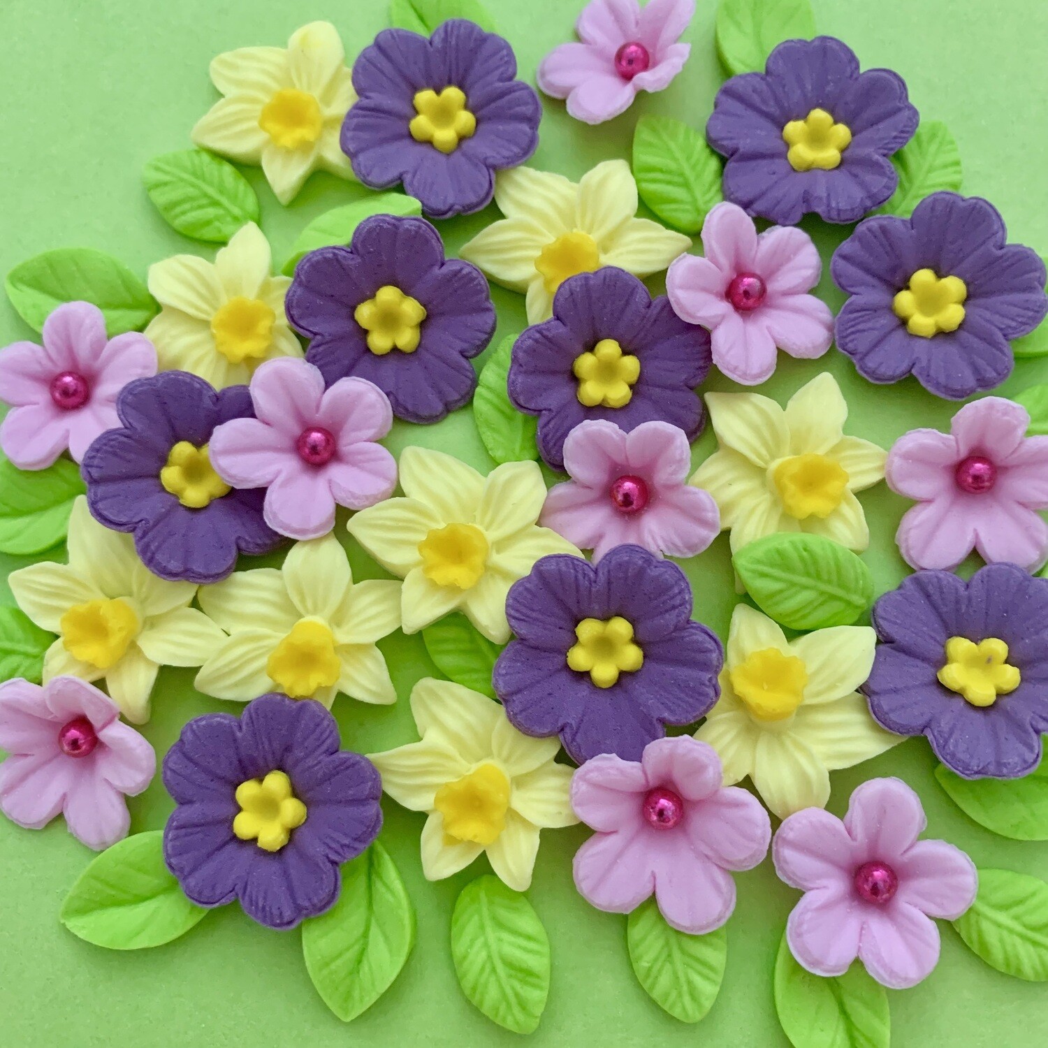 Cake daffodils edible sugar flowers