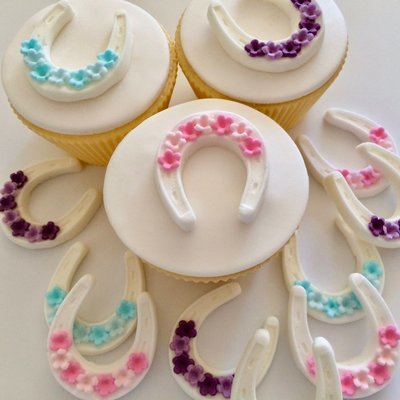 Cupcake Horseshoes