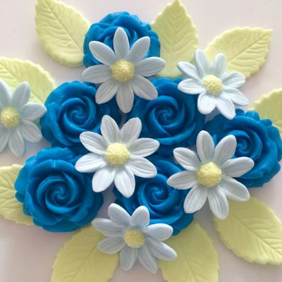 Blue Roses &amp; Daisies
