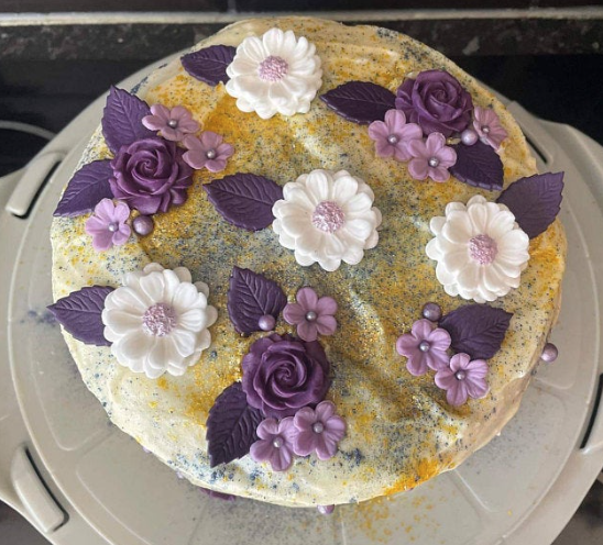 Edible Purple Rose Bouquet Cake Flowers