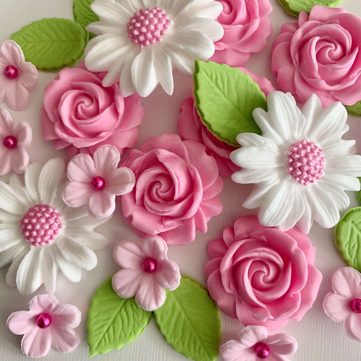 Pink Roses White Daisies