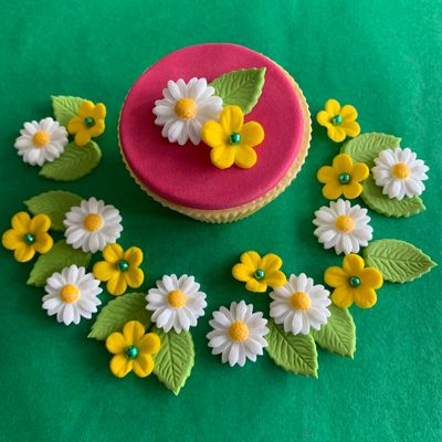 Buttercup Daisies