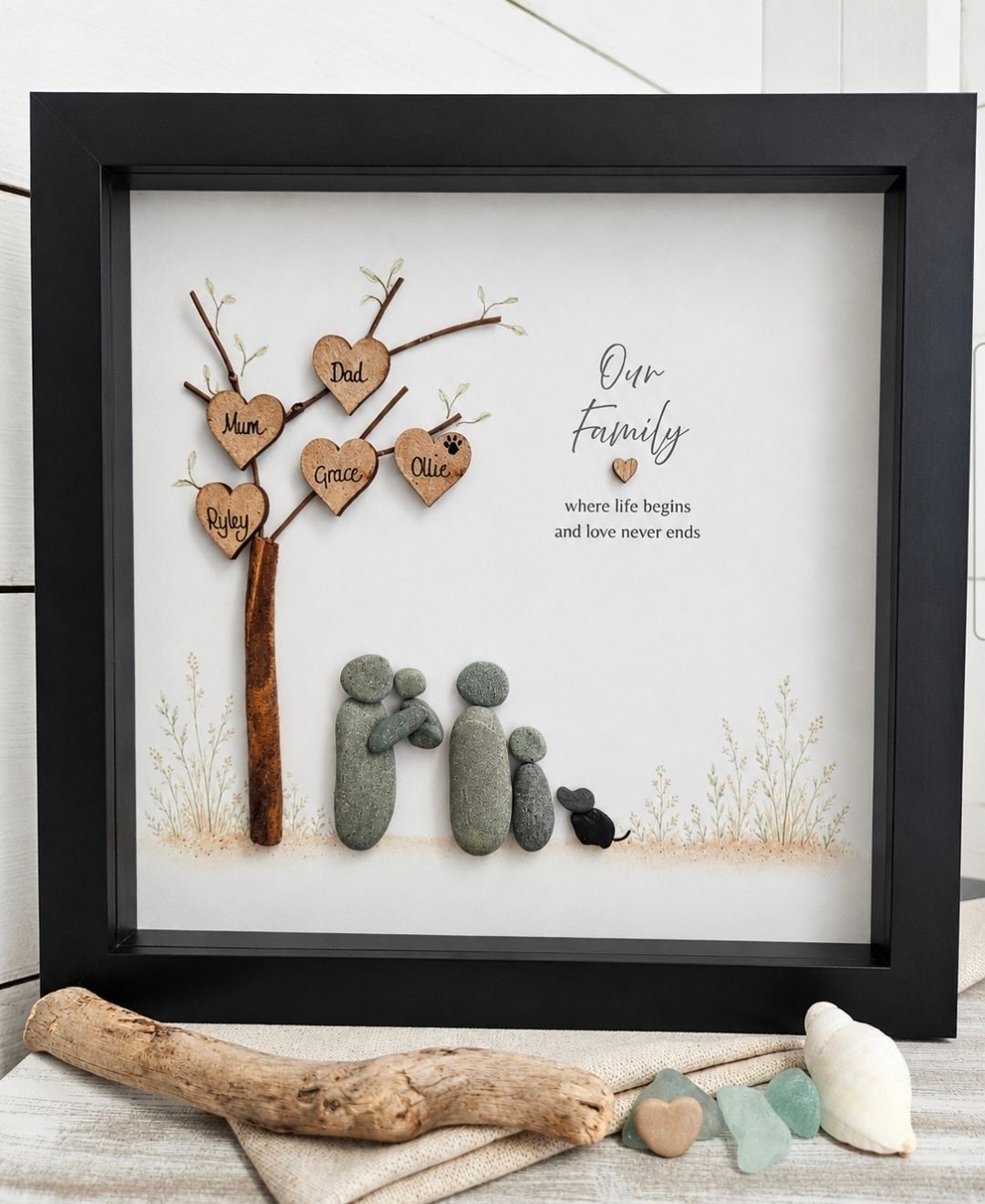 FAMILY TREE - PERSONALISED HANDCRAFTED PEBBLE ART FRAME 