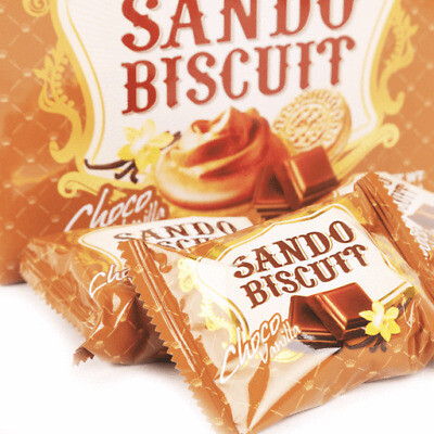 Crown Sando Choco Biscuits