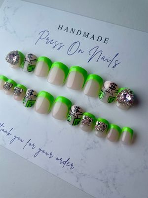 PRESS ON NAILS