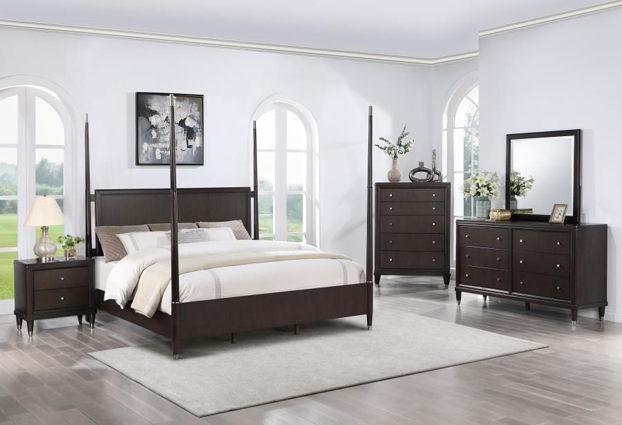 Emberlyn - 5 Piece Queen Poster Bedroom Set - Brown