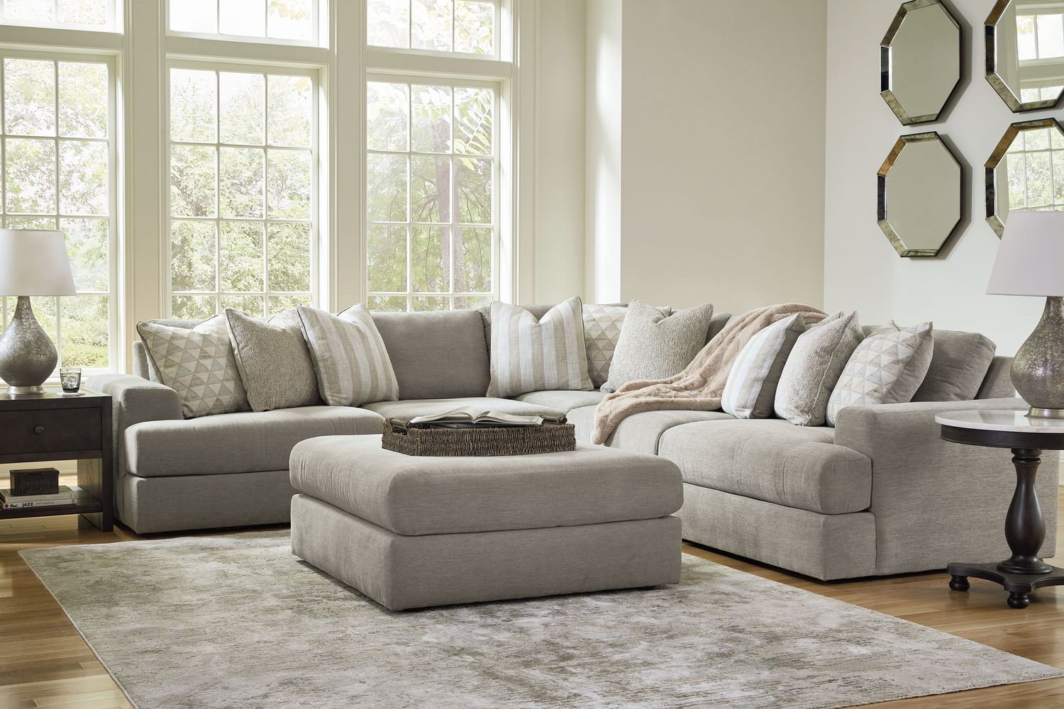 Avaliyah - Ash - 6 Pc. - 5-Piece Sectional, Ottoman