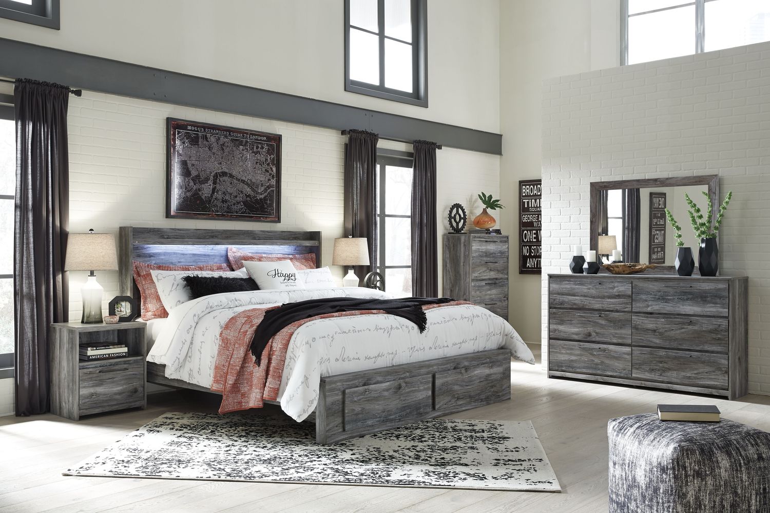 Baystorm - Gray - 5 Pc. - Chest, King Panel Bed With 2 Storage Drawers