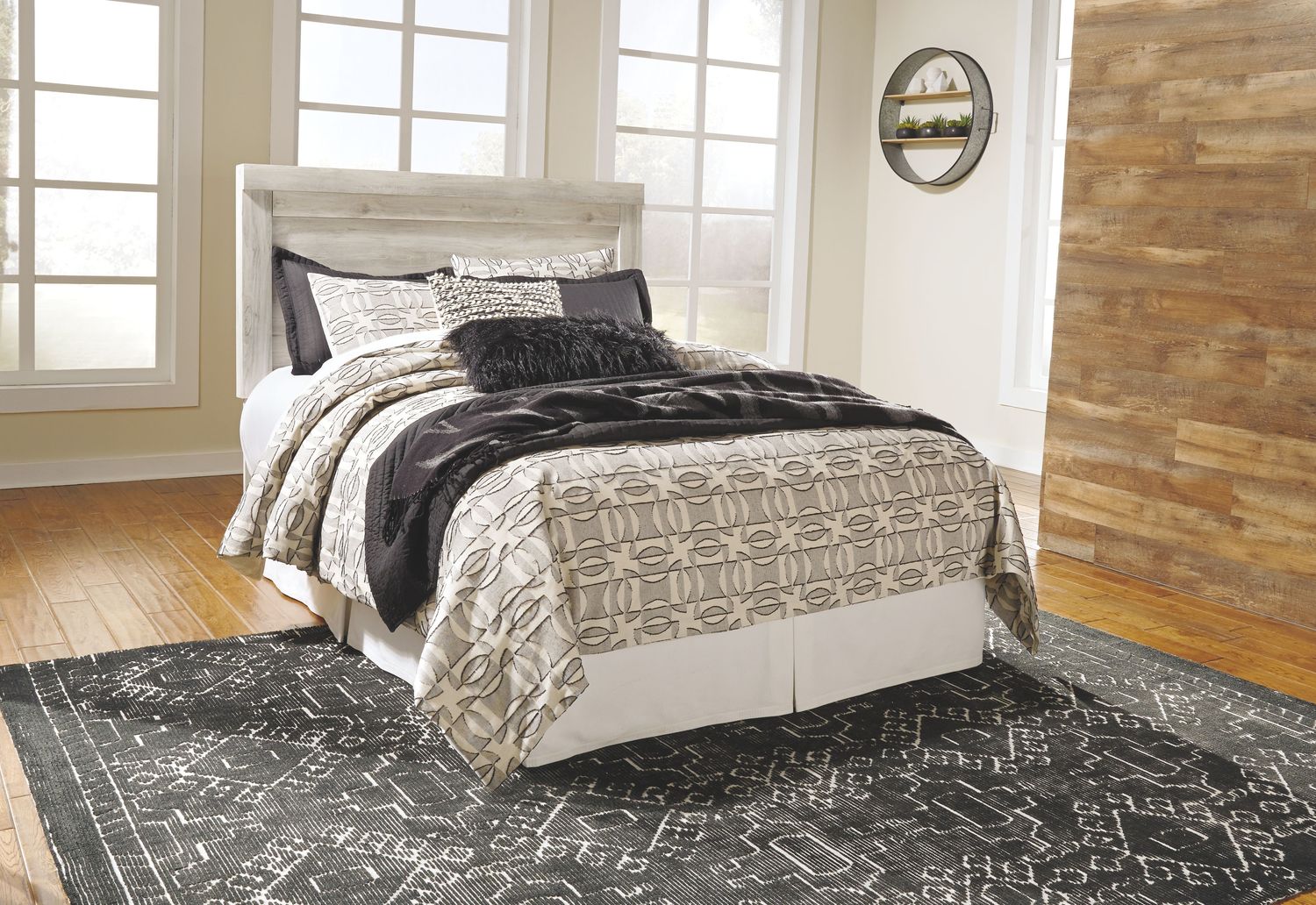 Bellaby - Whitewash - King Panel Headboard With Bolt On Metal Frame