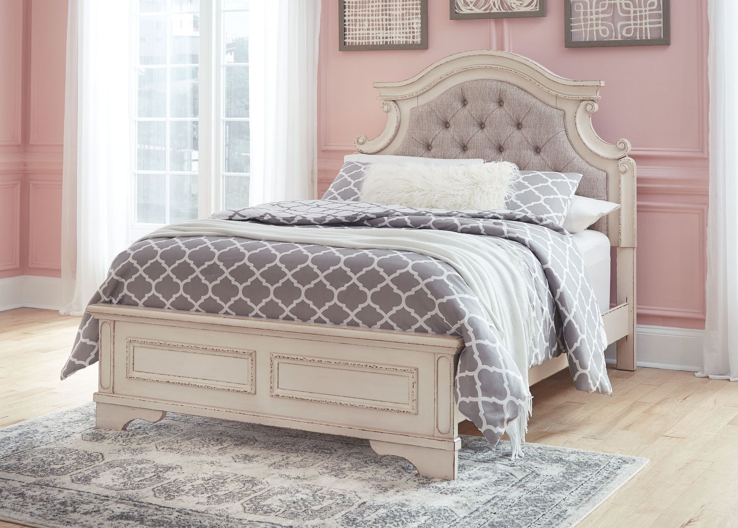 Realyn - Chipped White - Full Panel Bed