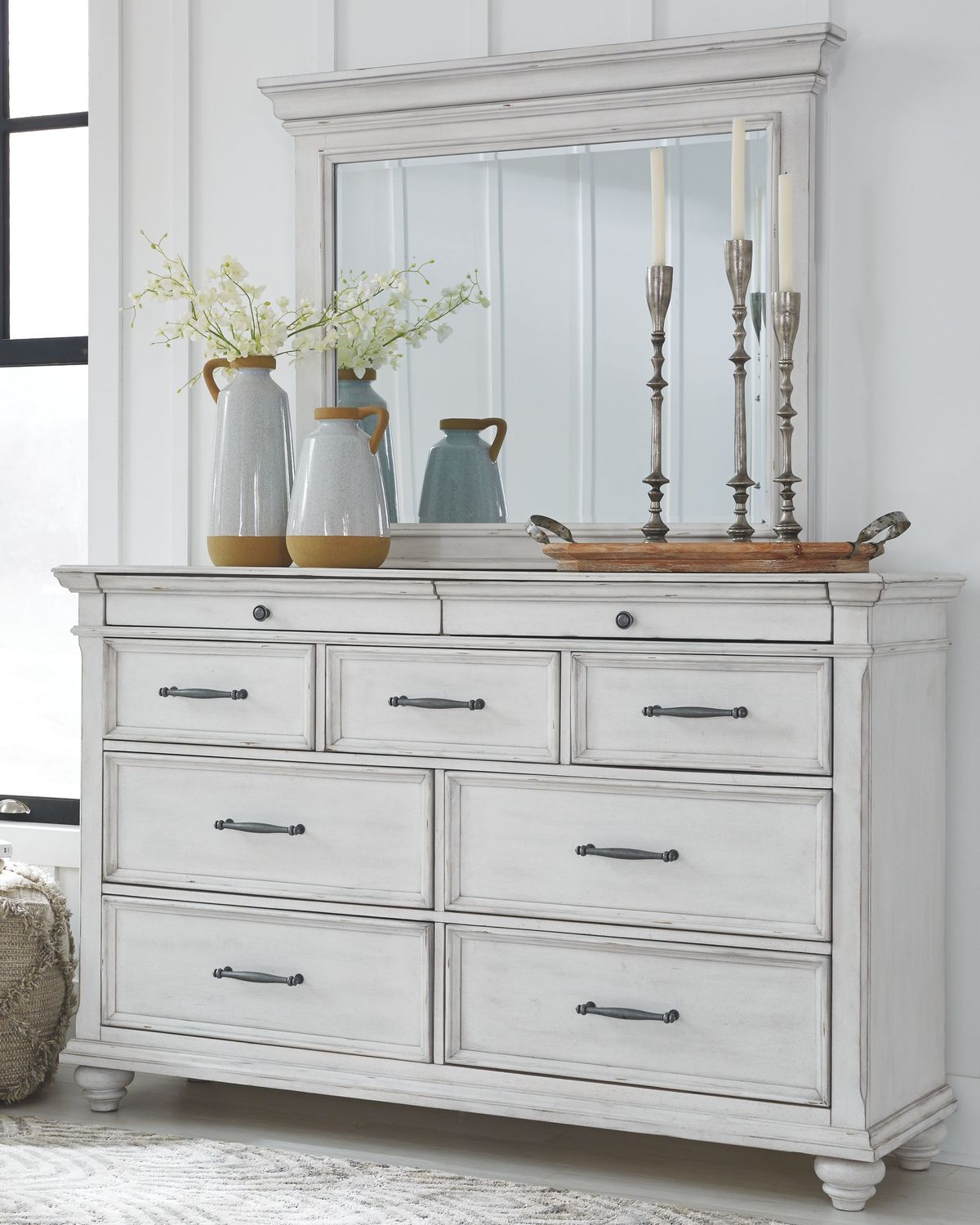 Kanwyn - Whitewash - Dresser, Mirror