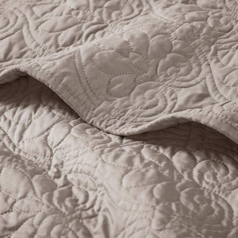 Quebec - Oversized Quilted Throw - Khaki