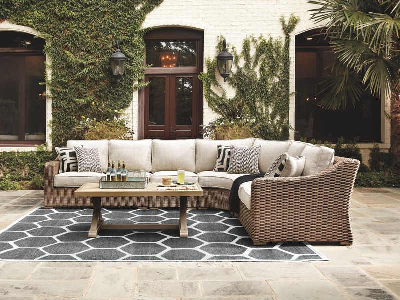 Beachcroft - Beige - 5 Pc. - Sectional Lounge Set