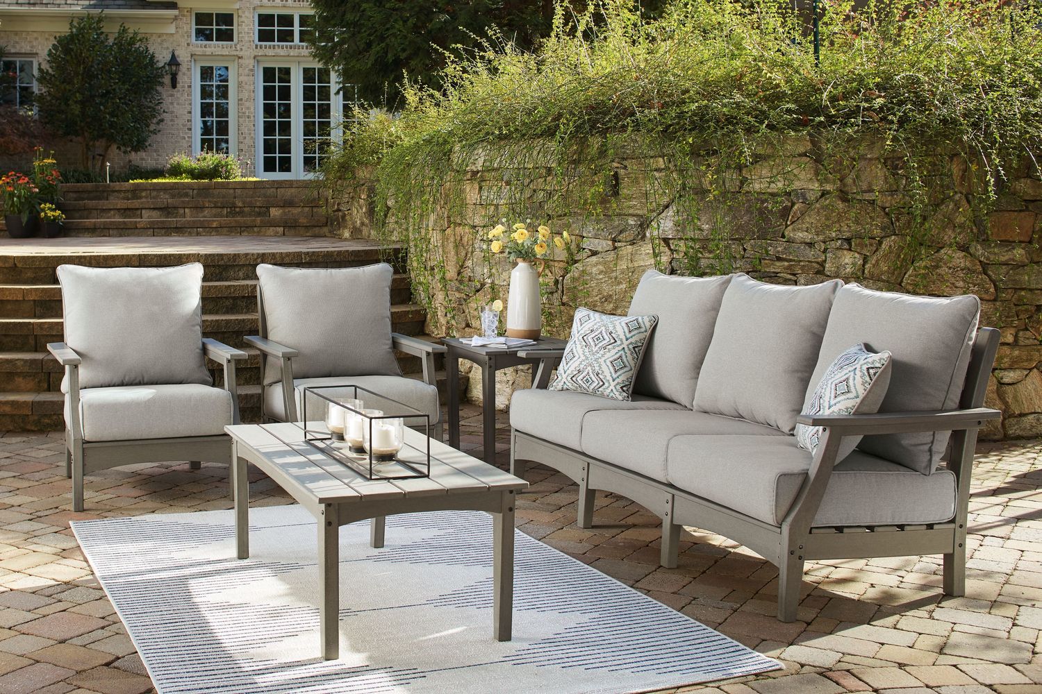 Visola - Gray - 5 Pc. - Lounge Set