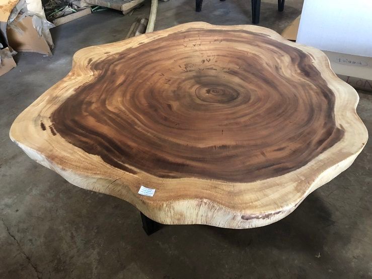Live Edge - Coffee Table With Metal Base - Natural