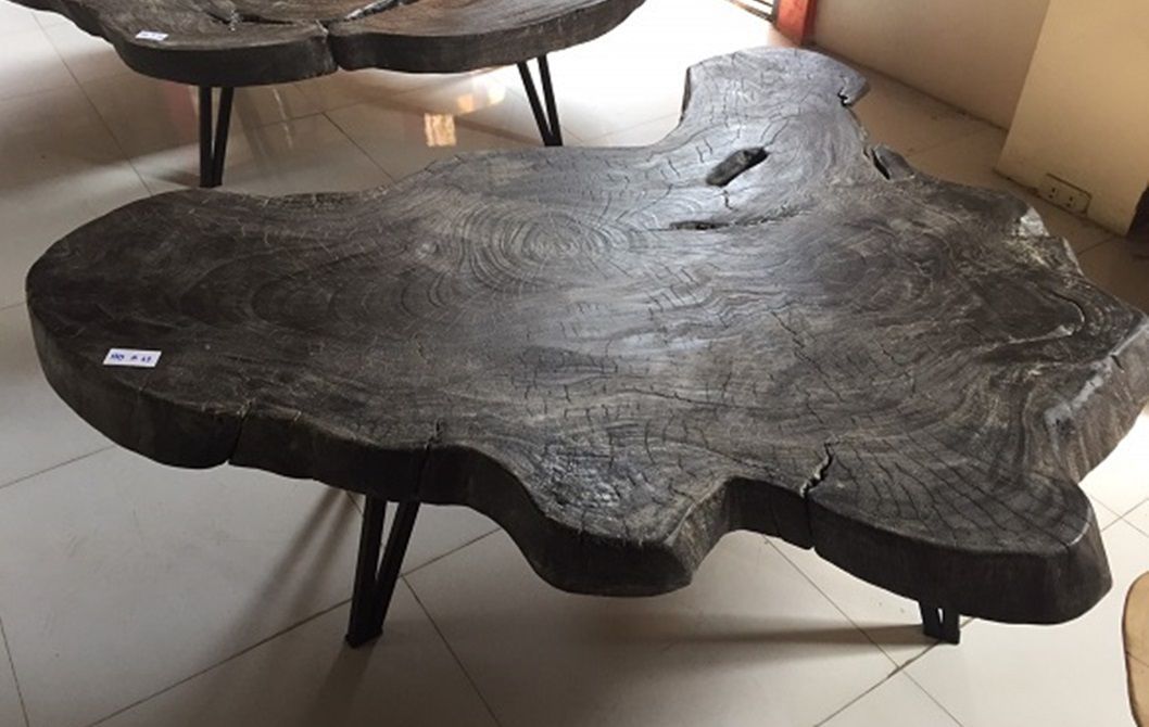 Live Edge - Coffee Table With Metal Base - Black