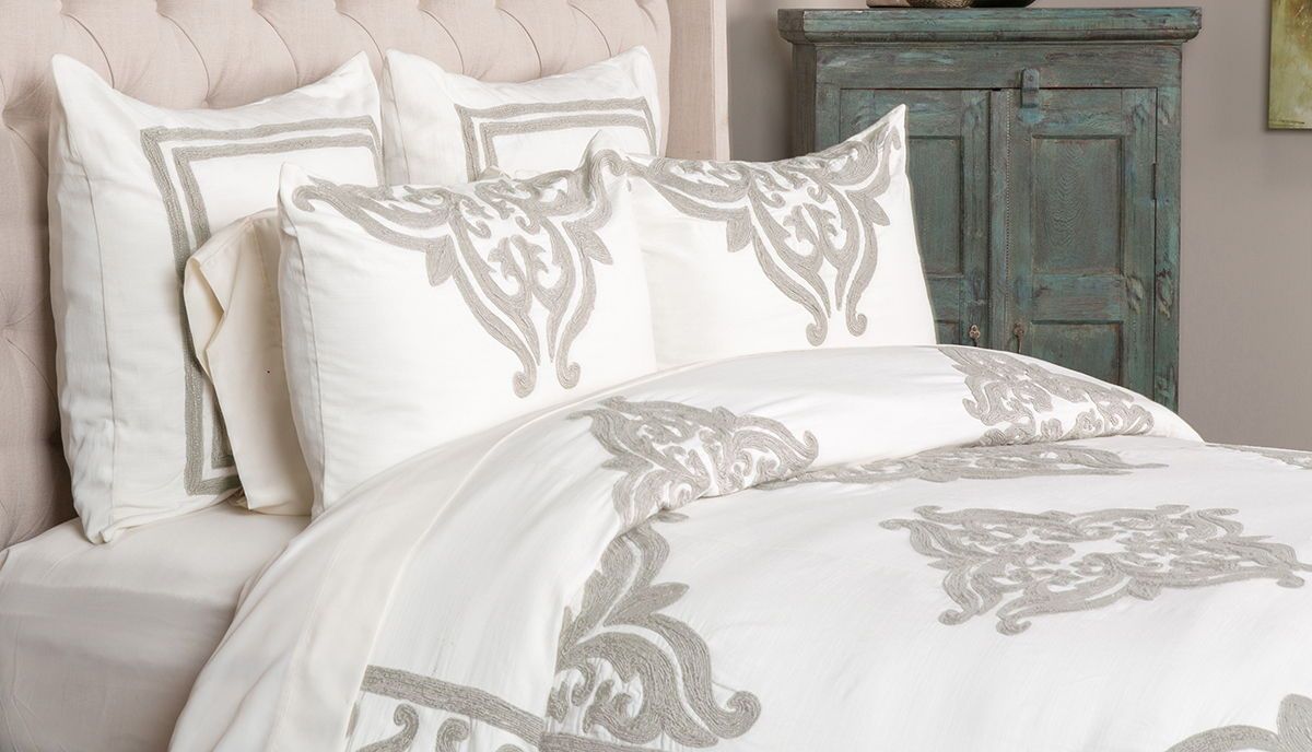 Patrina - 6 Piece King Duvet Set - Ivory